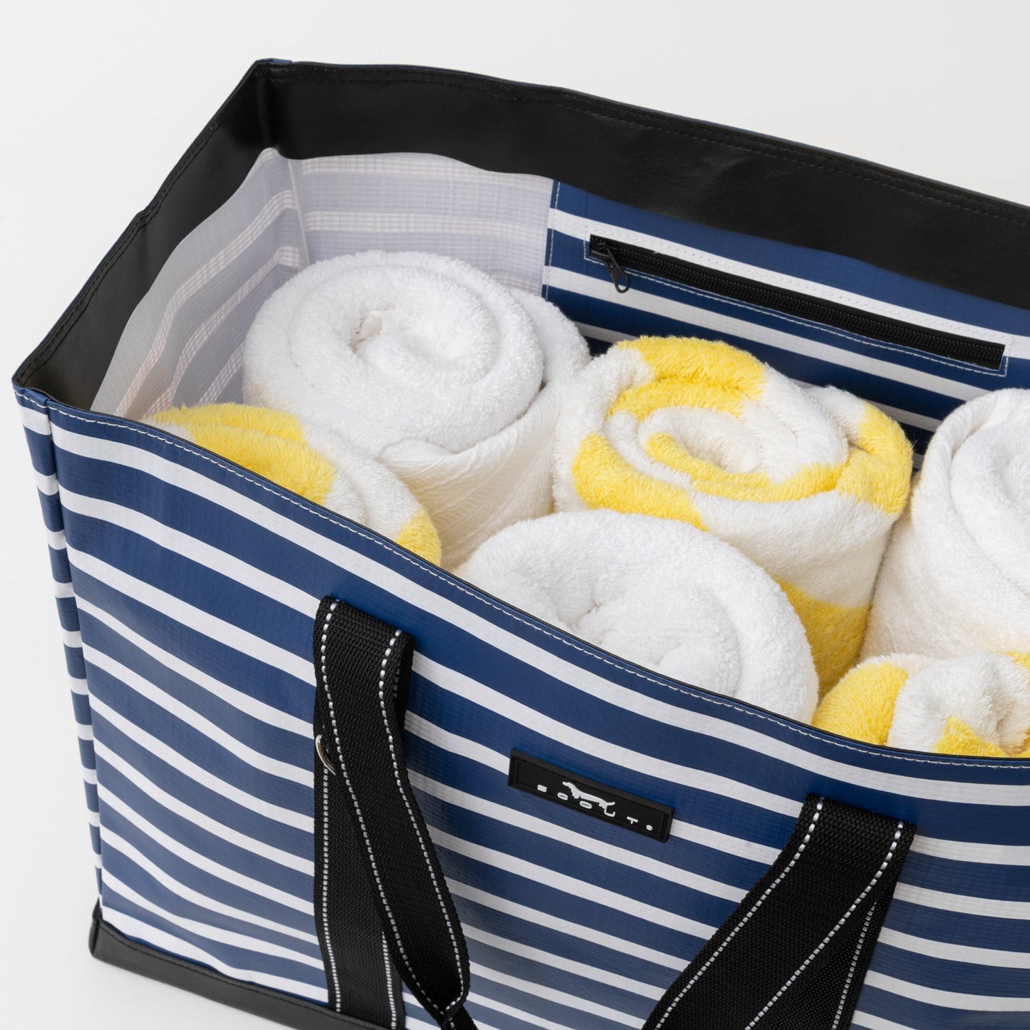 Original Deano Tote Large lifestyle