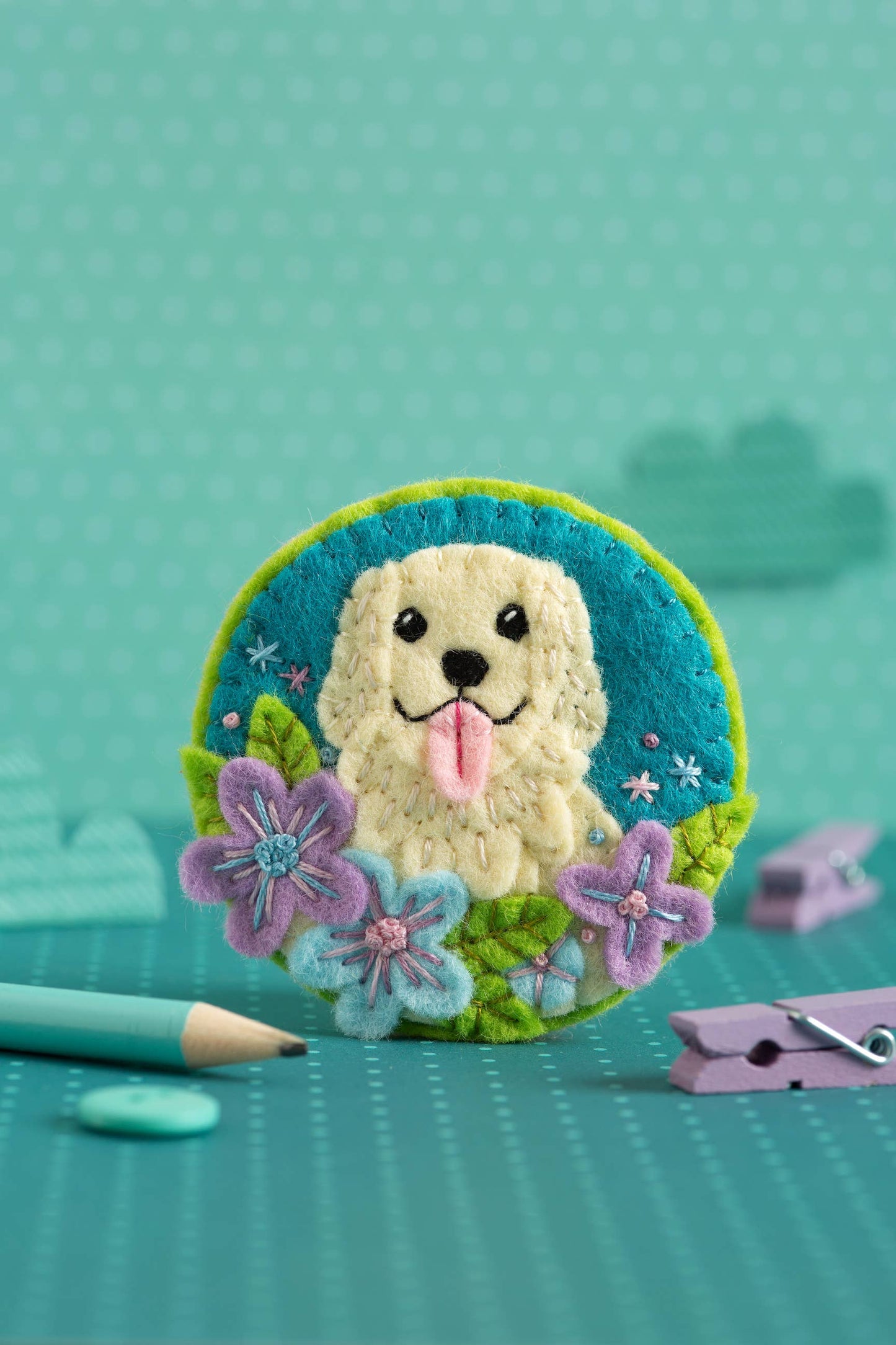 Golden Retriever Brooch Felt Craft Kit