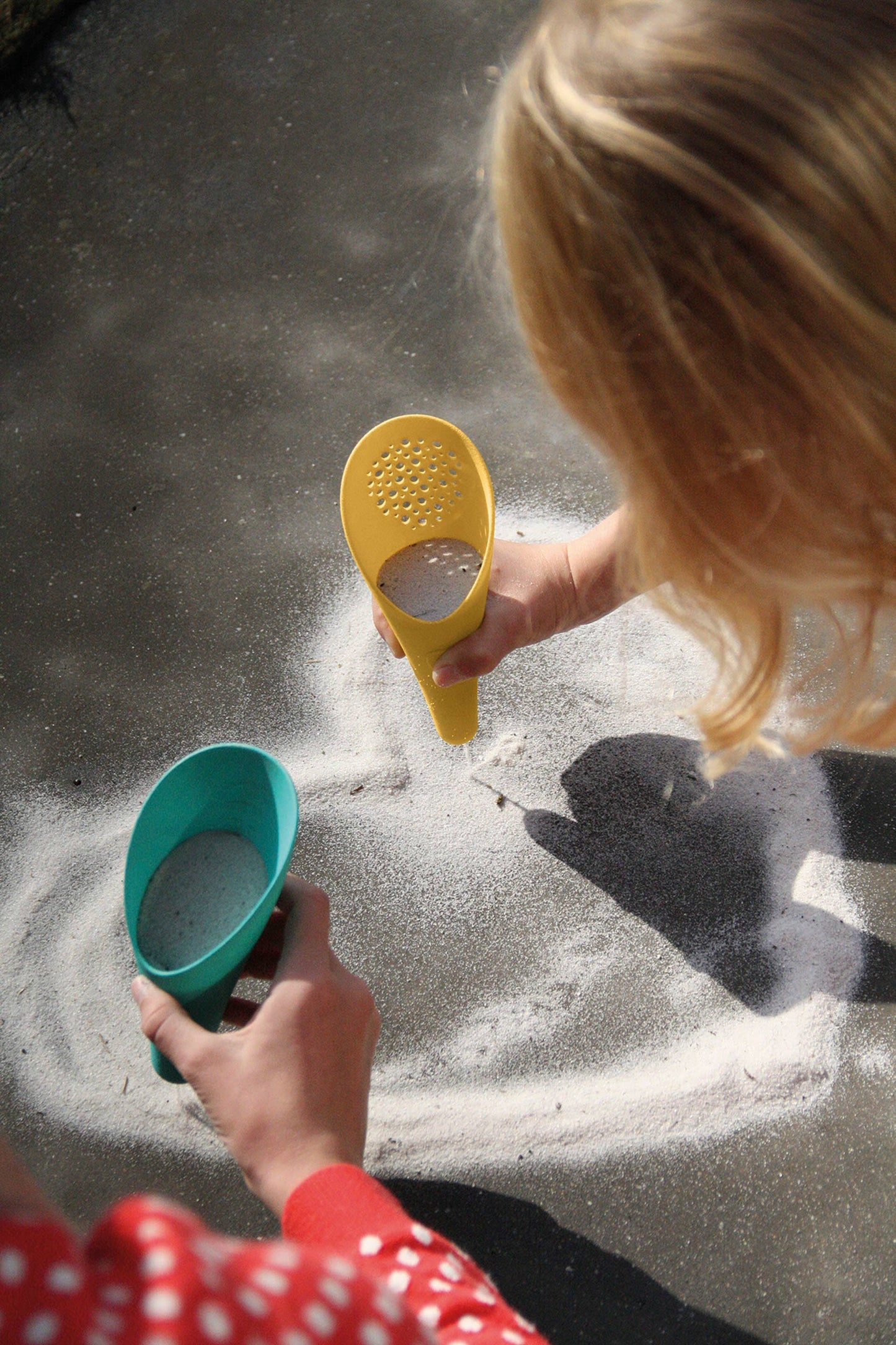 Quut Cuppi - Shovel, Sifter and Ball all in one!: Ocean