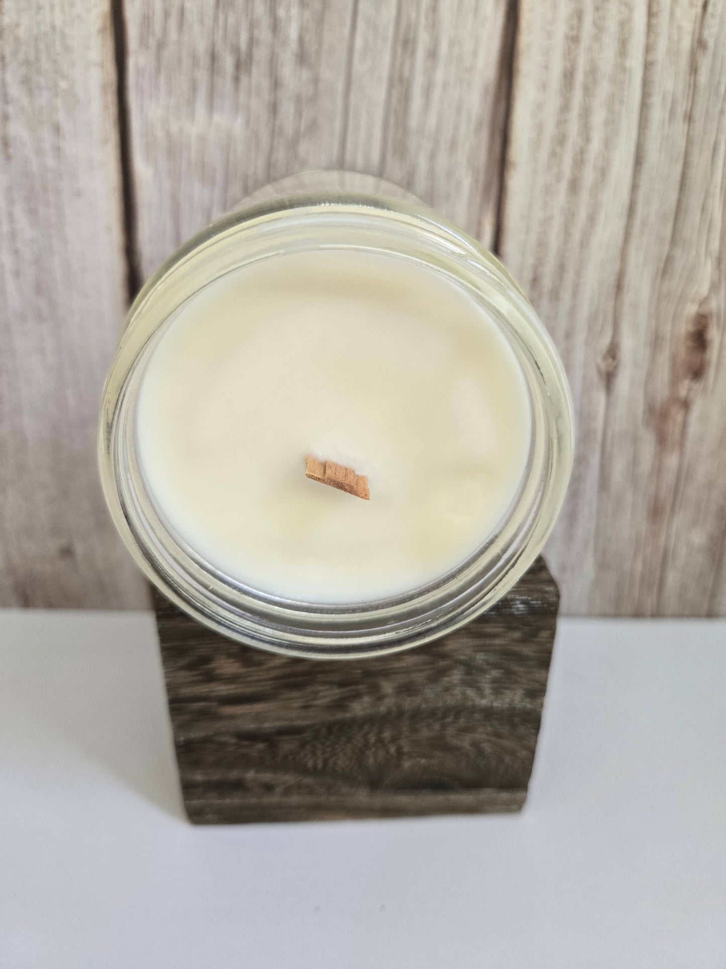 Beach Towel Soy Wax Crackling Wooden Wick Candle wholesale bulk: 8oz