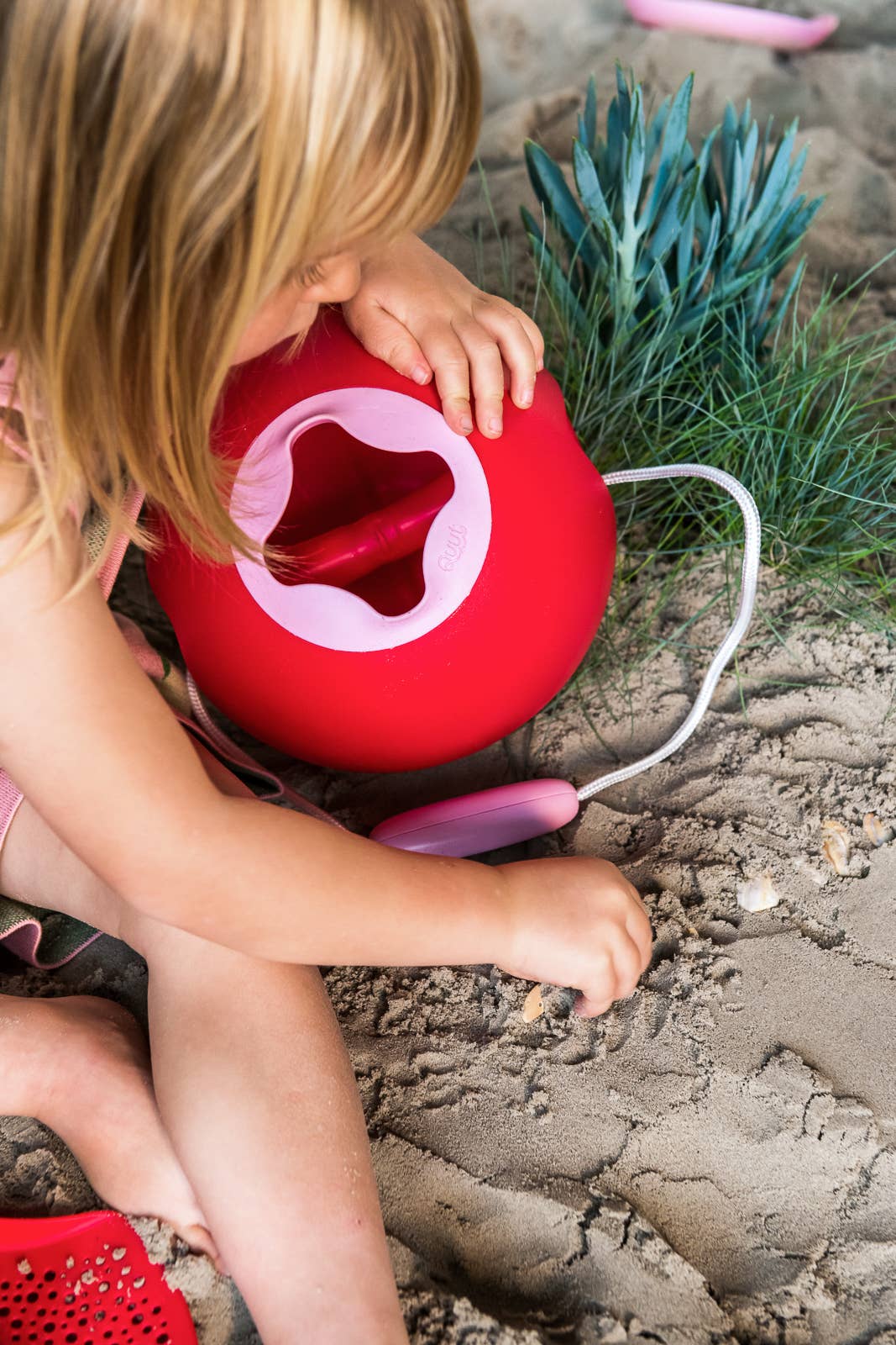 Quut Ballo - No spill bucket. Beach Sand and Pool Toy.: Ocean