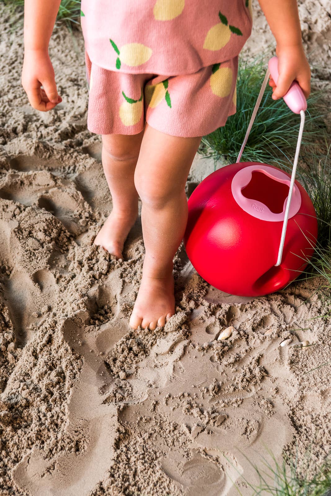 Quut Ballo - No spill bucket. Beach Sand and Pool Toy.: Ocean