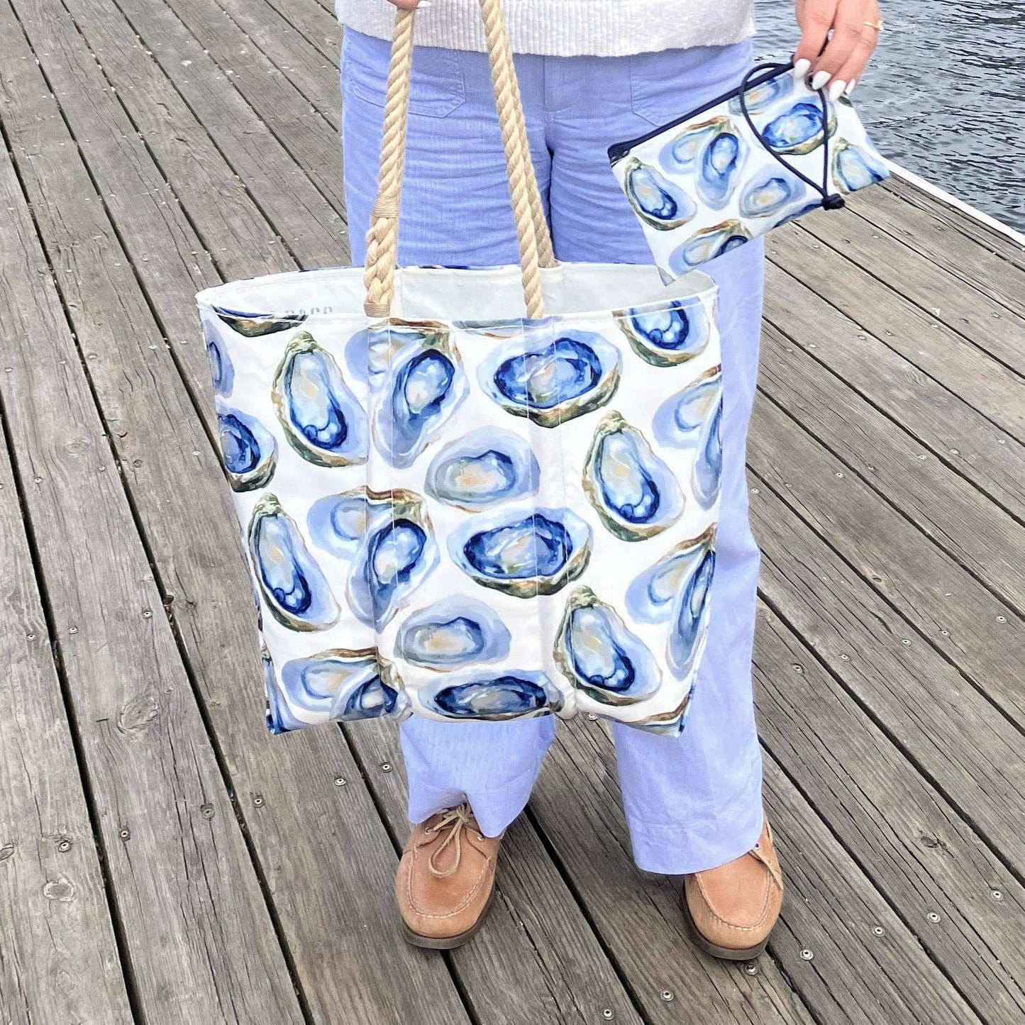 Watercolor Oyster Medium Tote