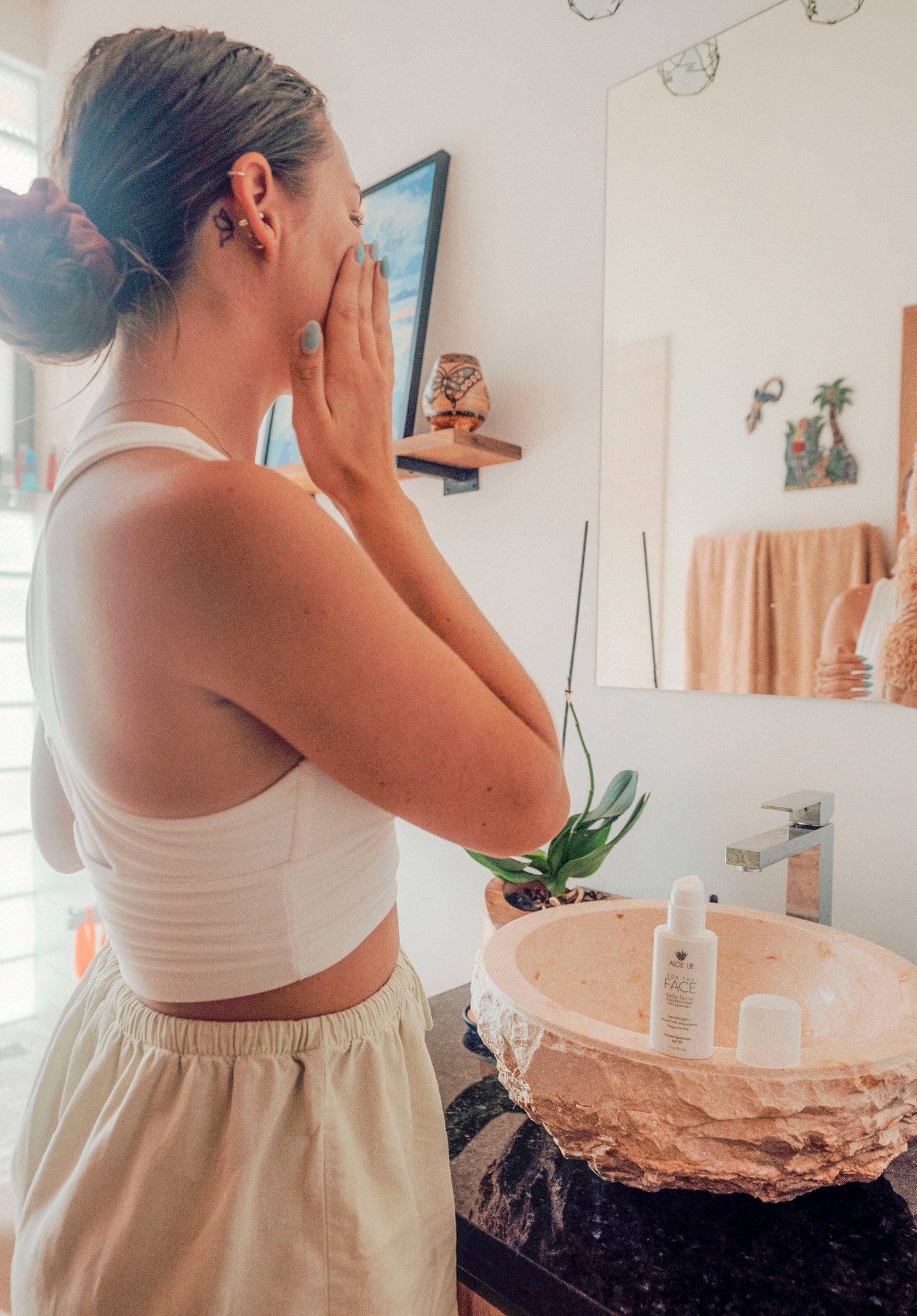 White Collection For The Face SPF 25