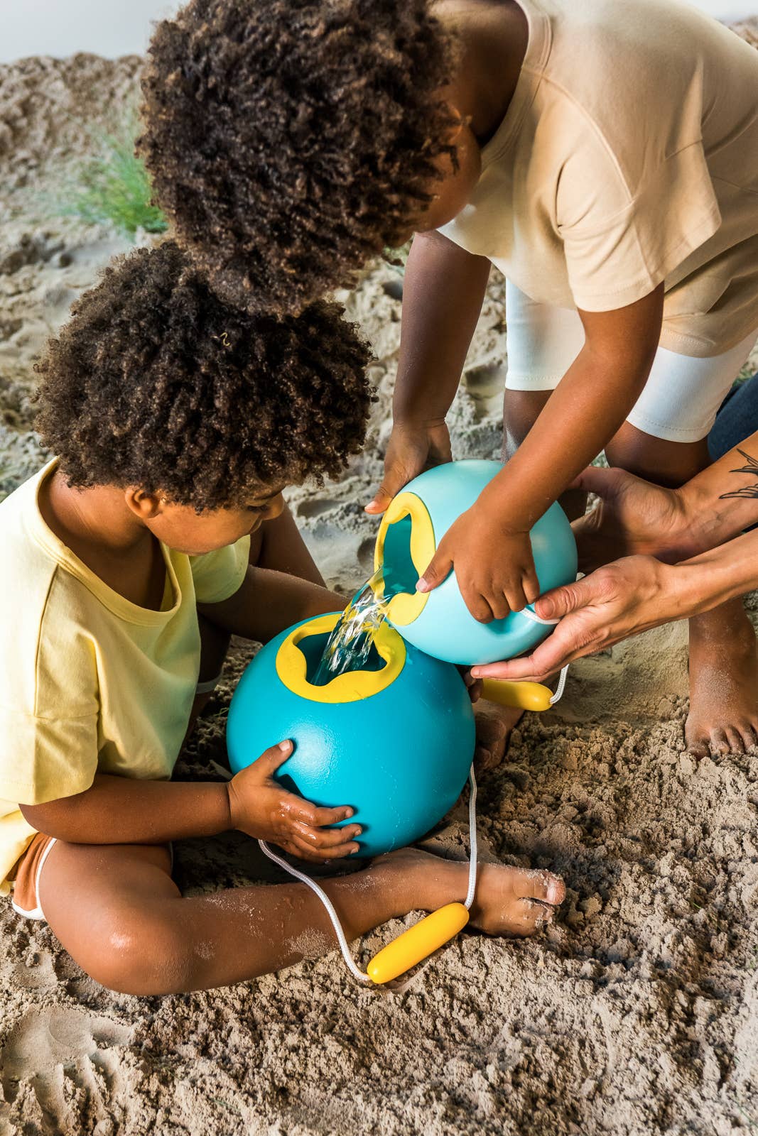 Quut Ballo - No spill bucket. Beach Sand and Pool Toy.: Ocean