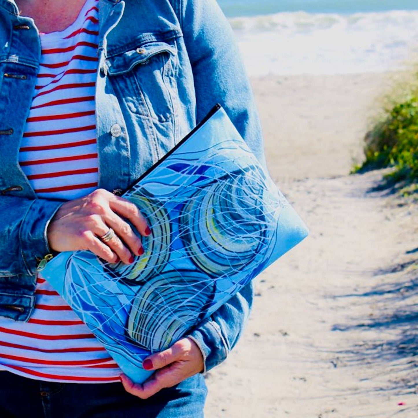 Large Blue Coastal Clams Zipper Clutch Pouch